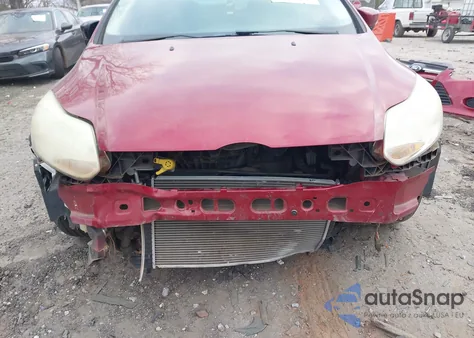 2013 Ford Focus Se z USA, uszkodzony, nr VIN 1FADP3F21DL359262